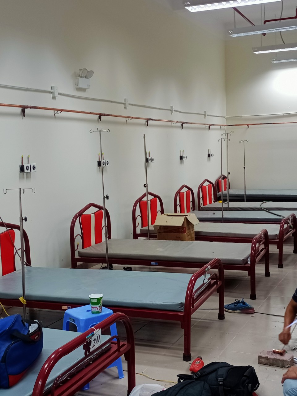 Thi công tại bệnh viện dã chiến TPHCM 8