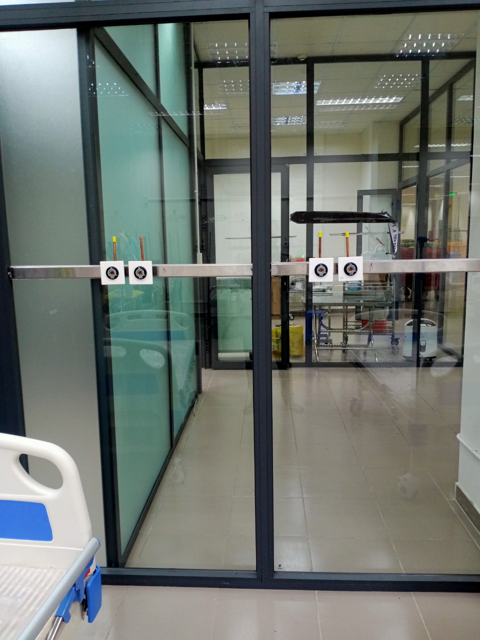Thi công tại bệnh viện dã chiến TPHCM 9