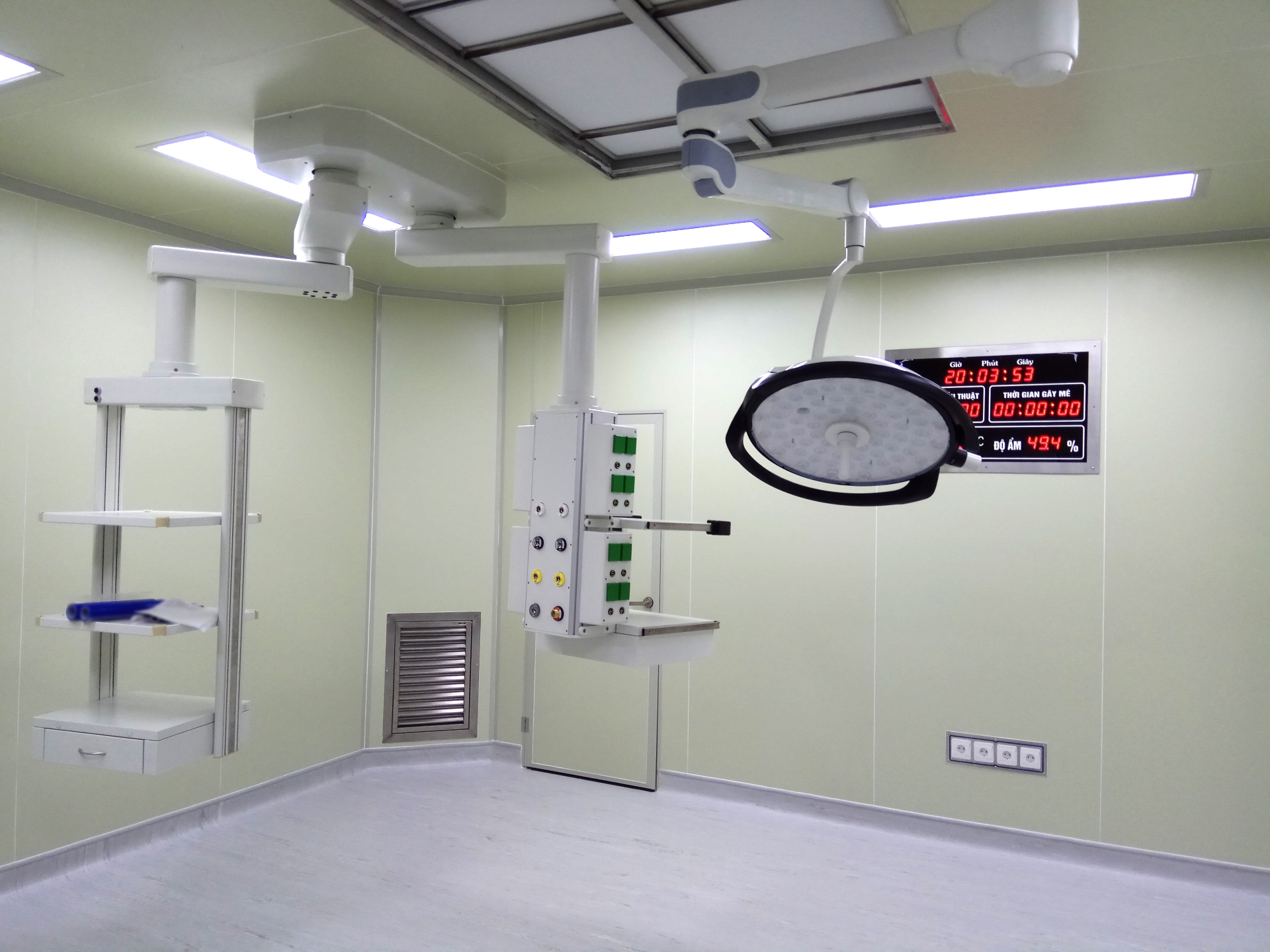 Khí chảy tầng phòng mổ (Laminar Air Flow Ceiling)